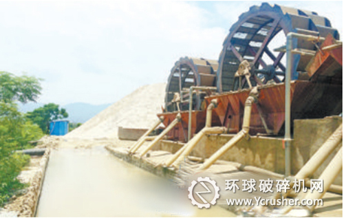 洗砂場(chǎng)對(duì)附近水源造成污染。