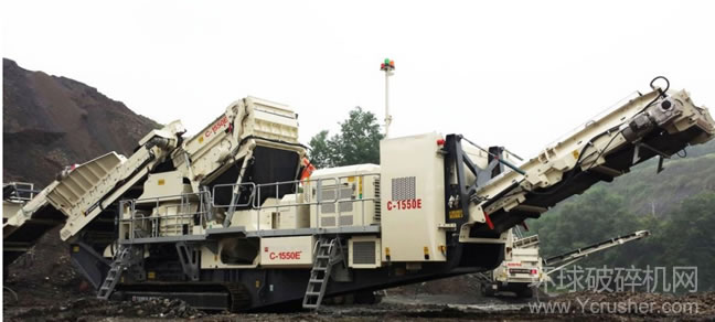 大型油電兩用履帶移動圓錐式破碎站