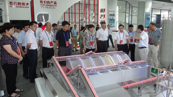 實施創(chuàng)新驅動加快產(chǎn)業(yè)升級 福建全國人大代表蒞臨南方路機調研