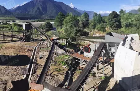 西藏米林一時產250噸砂石骨料線成功試運行