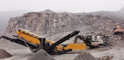 柳工履帶式顎式破碎站和履帶式篩分站