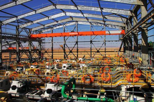 浮選廠房內(nèi)部準(zhǔn)備儀表電纜敷設(shè)