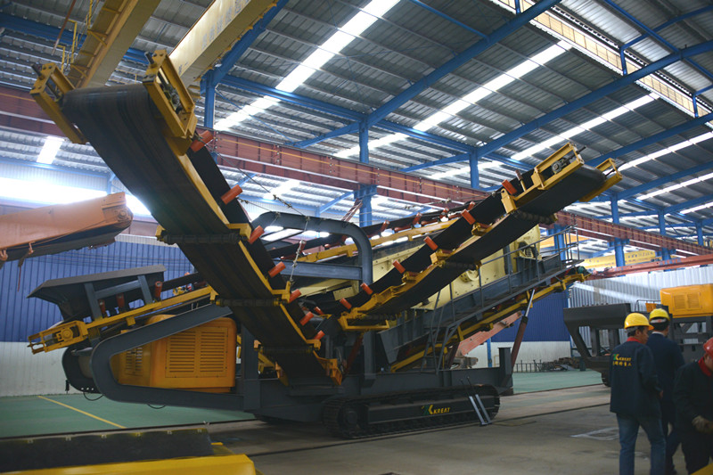 昆明長(zhǎng)水機(jī)場(chǎng)的移動(dòng)破現(xiàn)場(chǎng)和生產(chǎn)基地