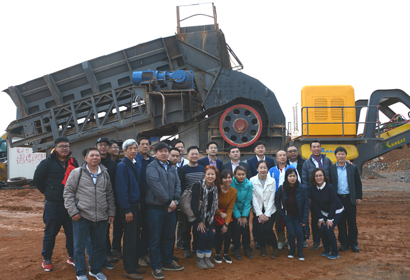 昆明長(zhǎng)水機(jī)場(chǎng)的移動(dòng)破現(xiàn)場(chǎng)和生產(chǎn)基地