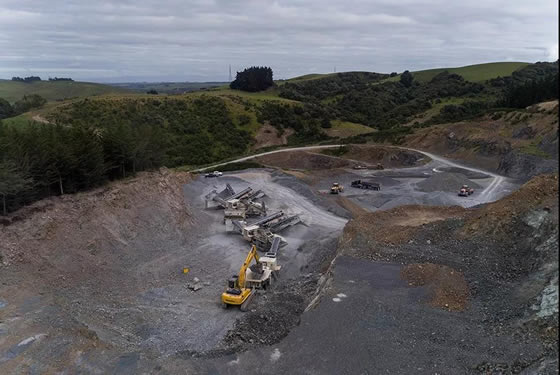 Lokotrack移動式破碎篩分站