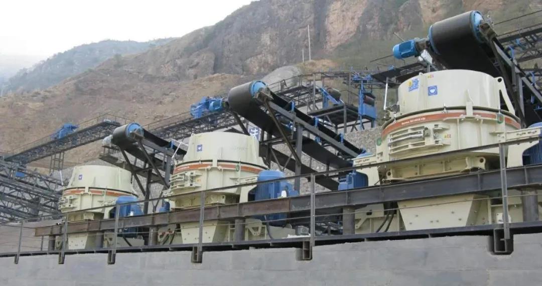 3臺Barmac&reg; B9100立軸沖擊式破碎機用于制砂