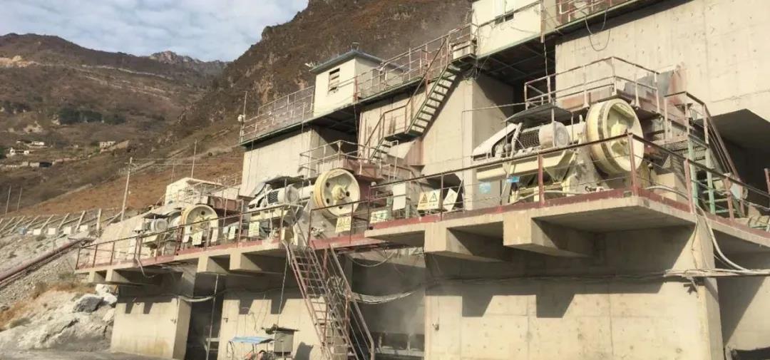 3臺Nordberg&reg; C125顎式破碎機用于粗碎